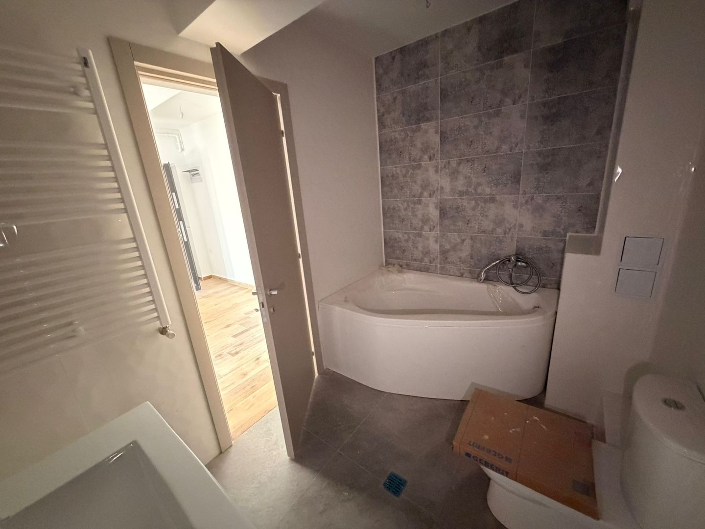 AP. 3 CAMERE, BLOC NOU, CENTRALA PROPRIE,BUCATARIE INCHISA,COMISION 0% - Poză 5