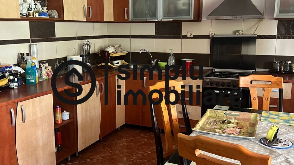 Vila S+P+1+M Lapus, str Paunitei - Poză 2