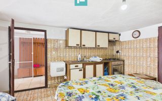 Casă cu etaj Căpâlnaş - Poză 17