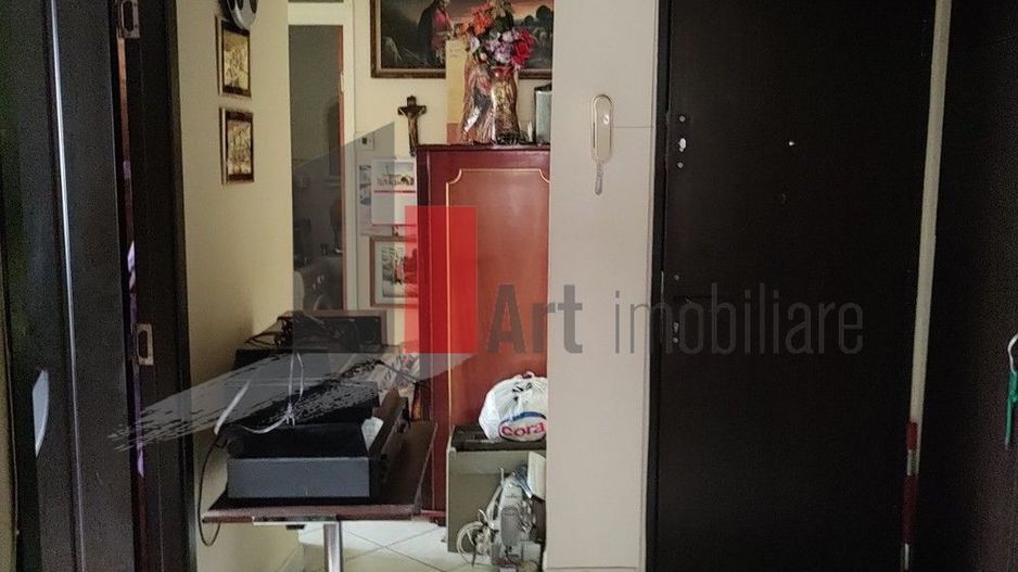 Apartament 3 camere Moinesti - Poză 1