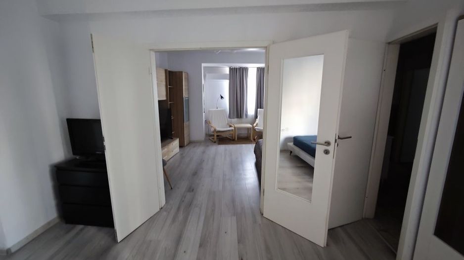 Închiriez apartament 3 camere, Unirii, plan B, centrală proprie - Poză 3