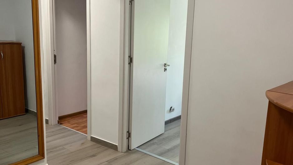 Apartament 3 camere, decomandat, et2- Centru Palas - Poză 6