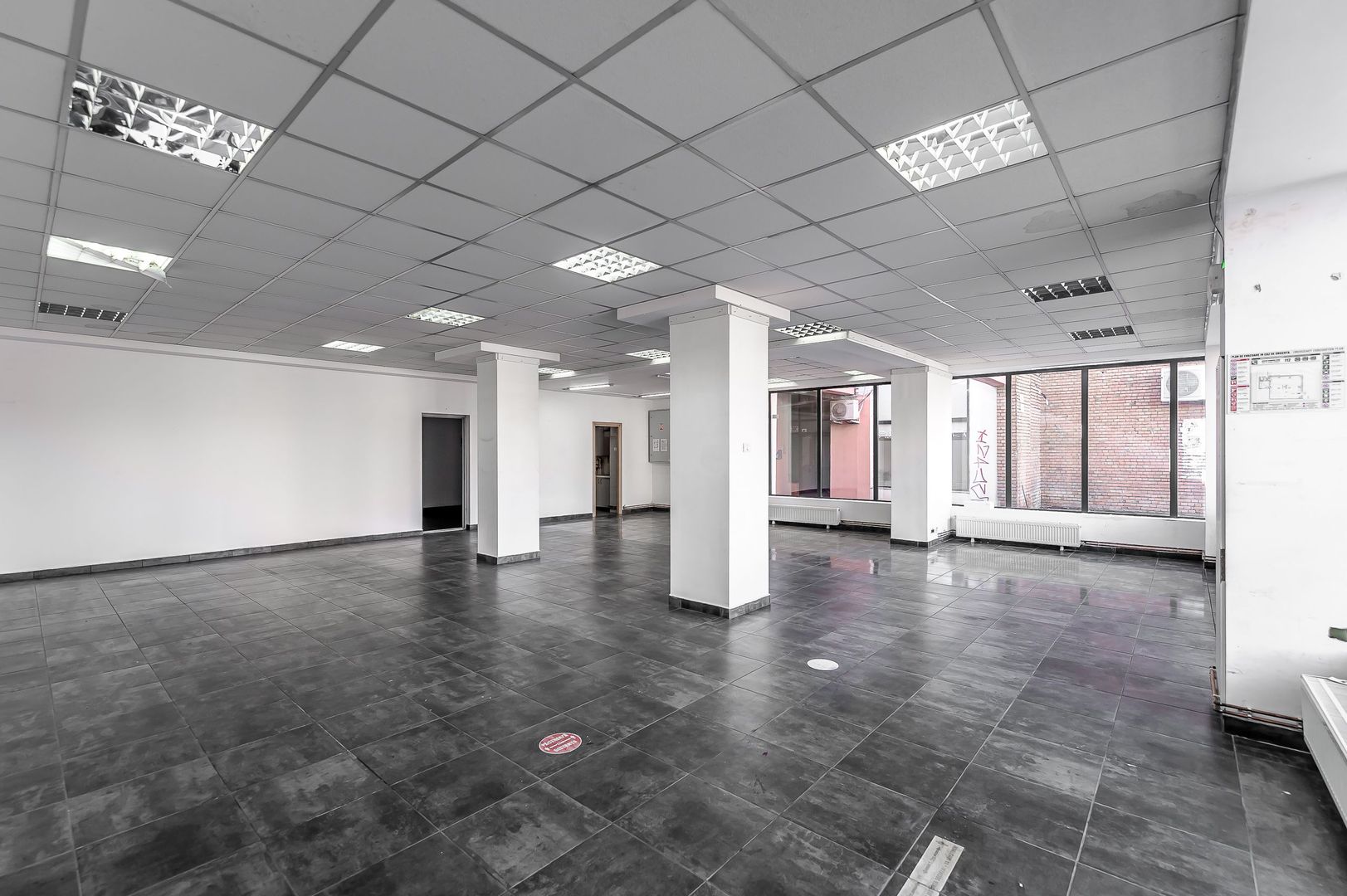 Spațiu comercial cu vitrină de 20 m, Micalaca Arad. - Poză 10