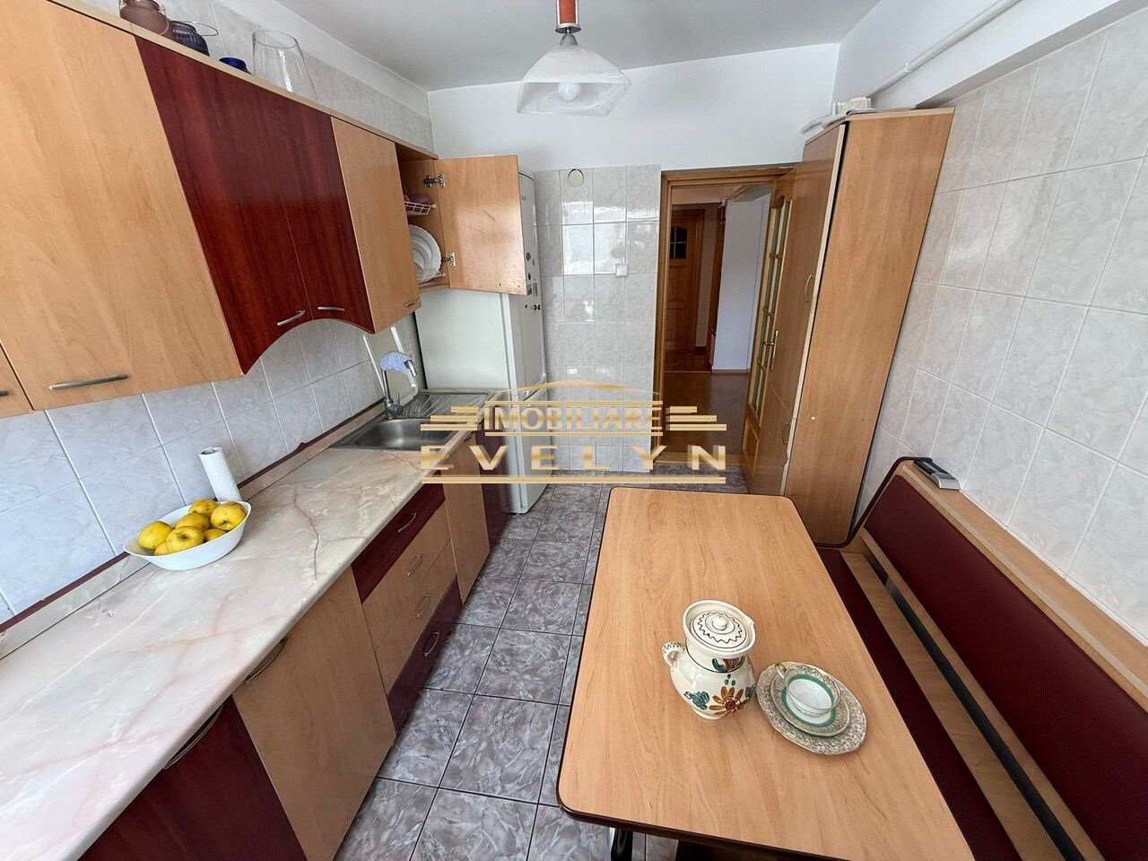 Apartament 4 camere  | Etaj 1 | Zona Școala Nr. 6 – Str. Bucovina - Poză 5