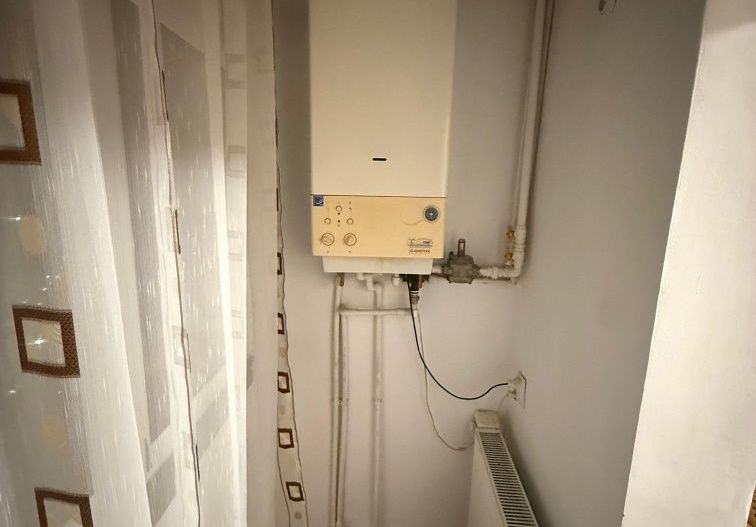 Apartament 2 camere de închiriat Apărătorii Patriei Centrală proprie - Poză 6