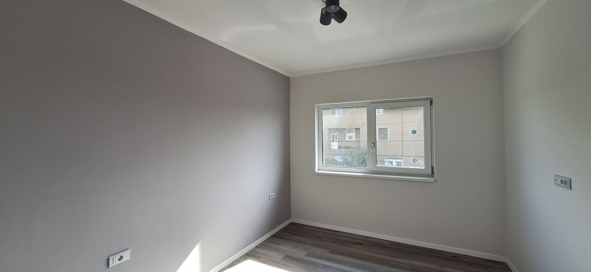 Duplex superb despartit prin garaj - Poză 29