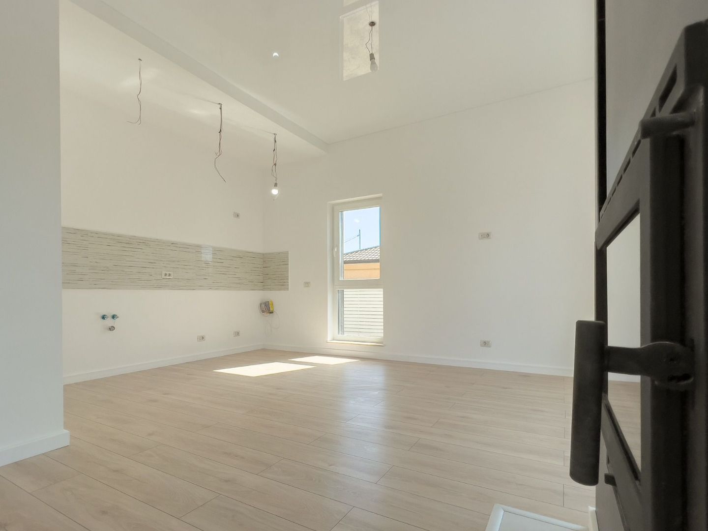 Individuala 146m2 utili, 450 curte, CENTRAL Tunari, 0% comision - Poză 9