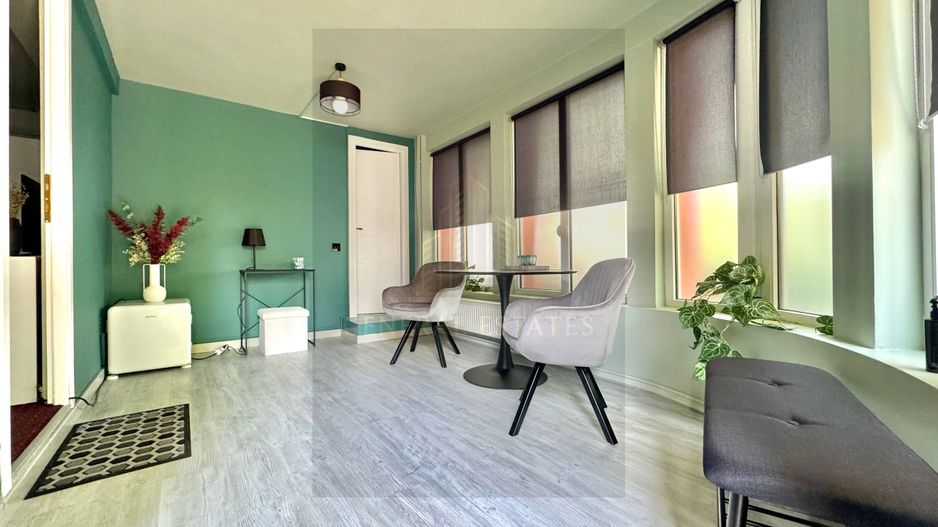 Vânzare Afacere Activa - Hotel - 4 Nivele 750 mp - Poză 1