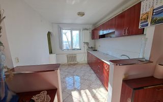 Vând Urgent apartament cu 3camere - Poză 4