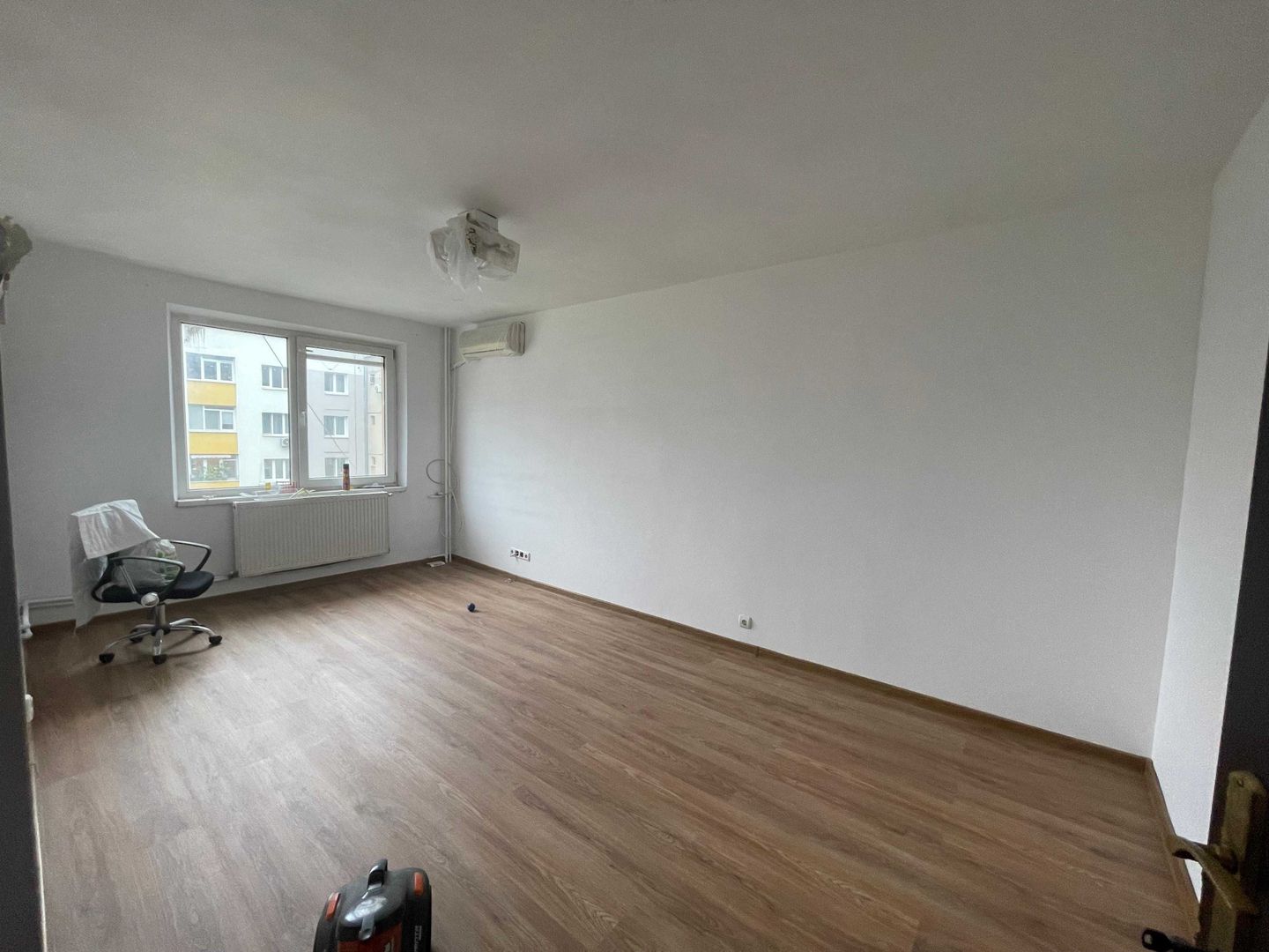 Vanzare Apartament 3 cam, etaj 7, bl anvelopat, 2 lifturi, centrala, Margeanului - Poză 3