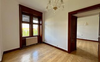 Apartament in clădire istorică P-ta Plevnei cu vedere parc - Poză 8
