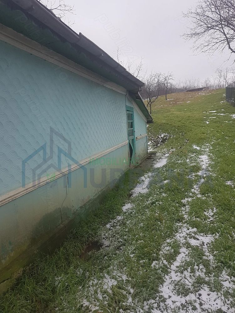 Casă tradițională de vânzare în Uricani, Iași – teren 1250 mp - Poză 2