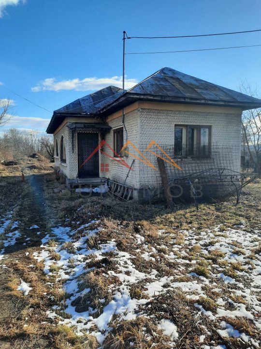 Teren intravilan 2077 m2, platou cu panorama, toate utilitatile, 23EUR - Poză 9