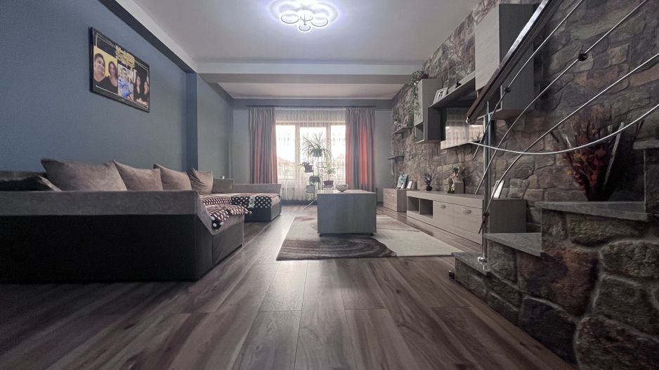 Casa de vânzare în Vulcana Pandele, la o distanță mica de oraș! - Poză 10