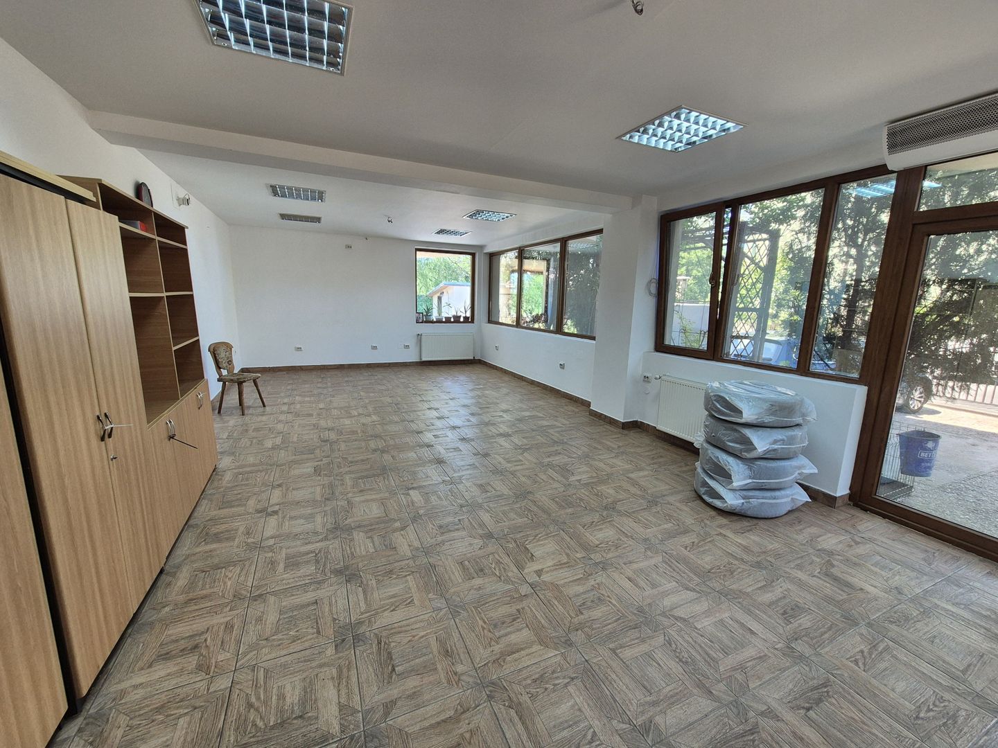 Spatiu comercial 95 mp - 1 Decembrie - Ilfov - Poză 2