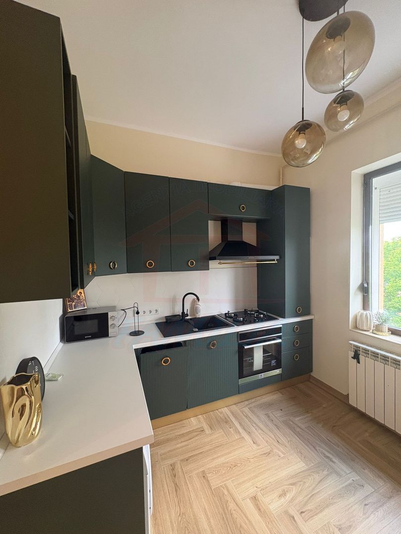 🏢De închiriat apartament 2 camere, Centru, 550 euro - Poză 1