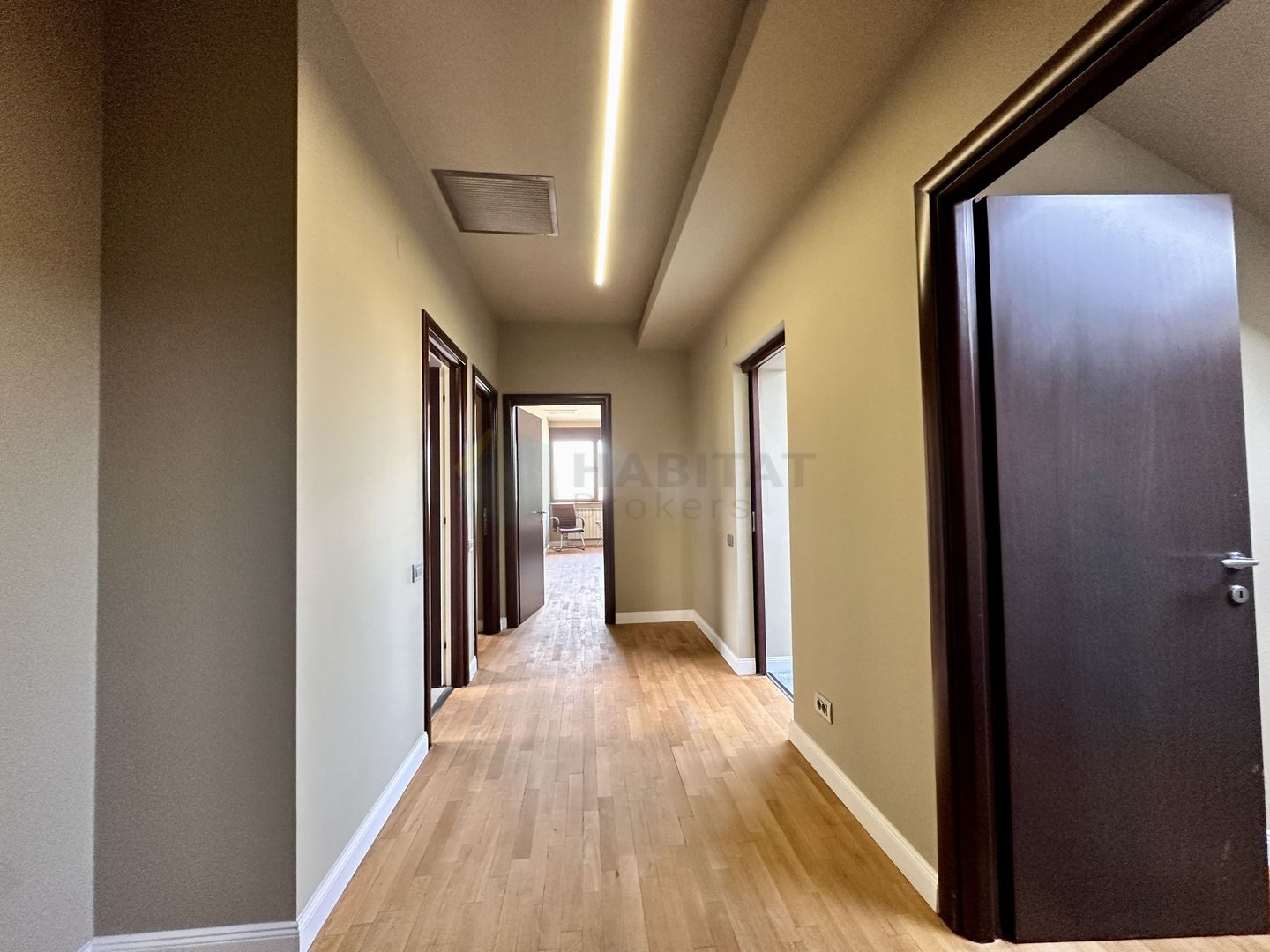 Spațiu office premium, discret - Poză 19