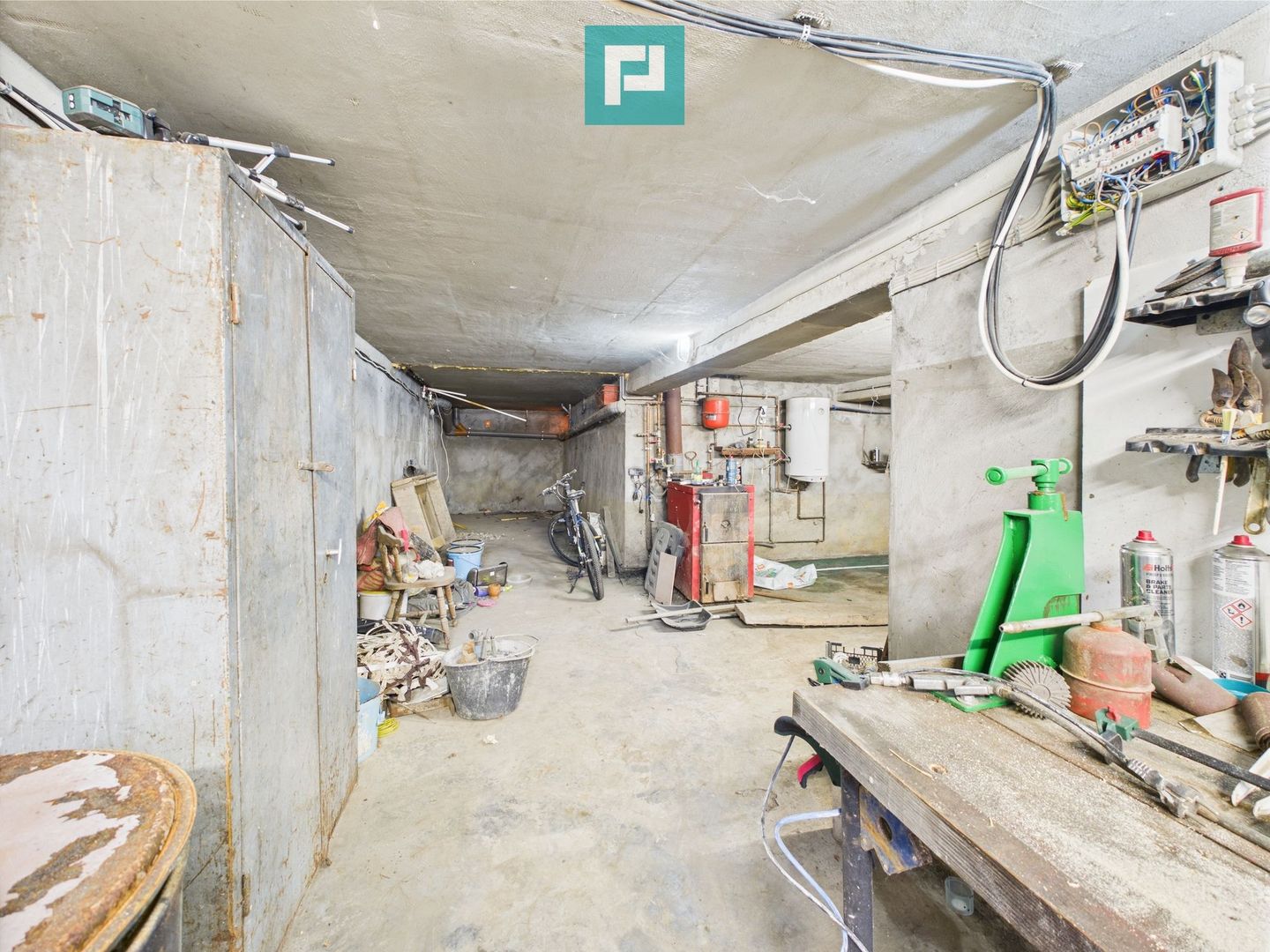 Vilă cu 8 camere în Săcălaz, Central - Poză 18