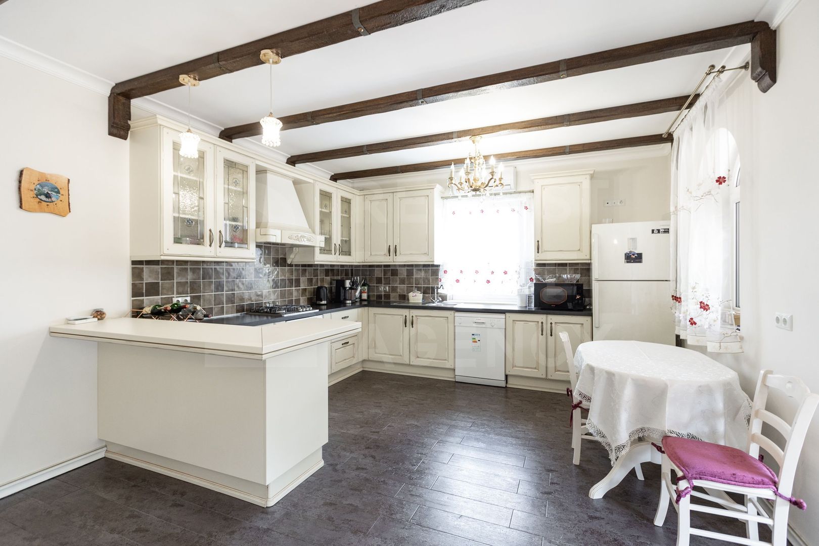 De vânzare casă cu suprafață de 270 mp + 7.5 ari, Dumbrava! - Poză 21