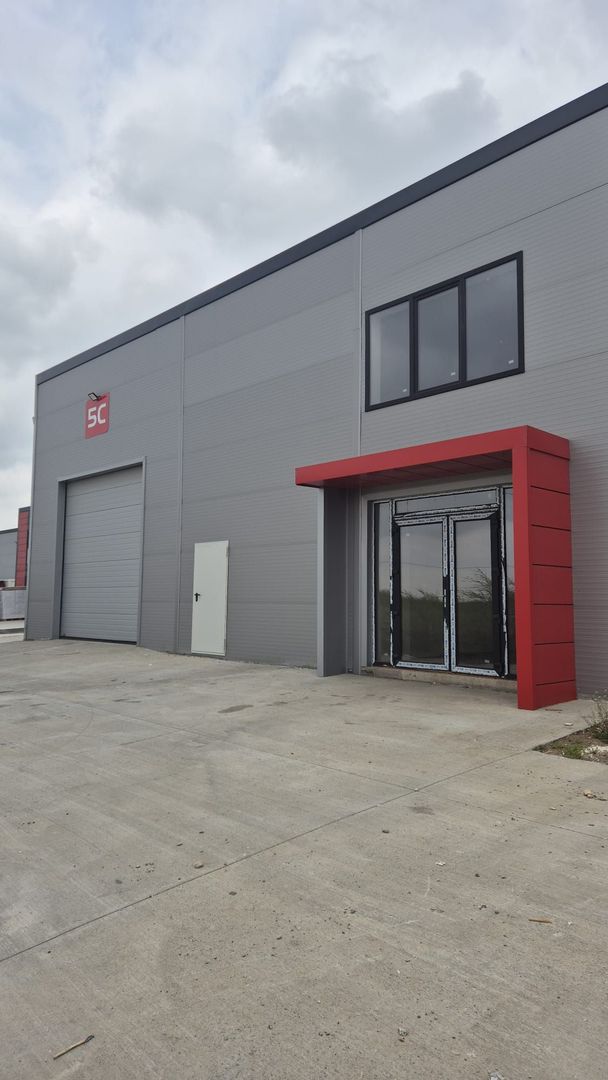 HALA DE VANZARE - Poză 2