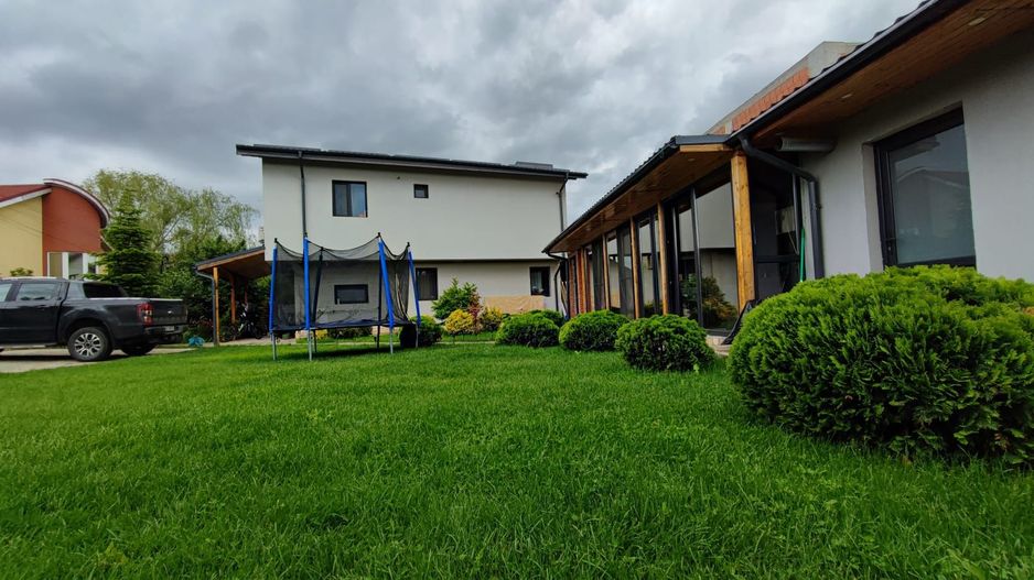 Duplex premium cu curte superb amenajată și anexă 80 mp - Poză 1