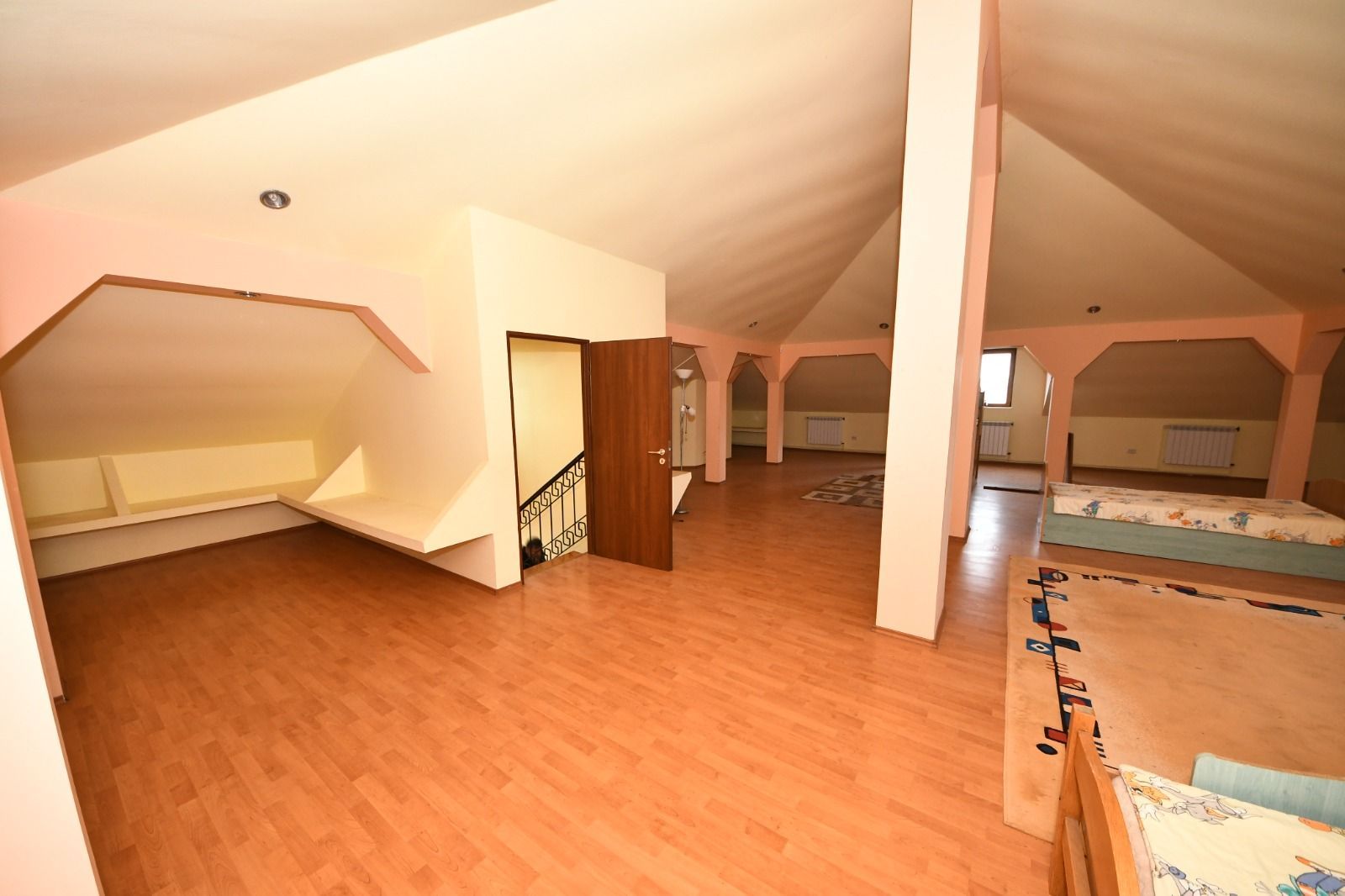 Vila spatioasa, constructie solida, zona micro 17 – Galati - Poză 27