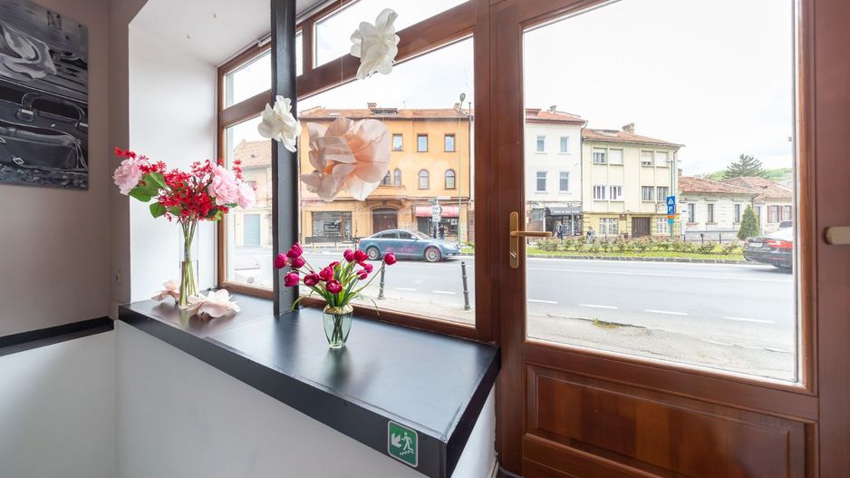 Spațiu comercial stradal de închiriat - Central - Iuliu Maniu - 72mp - Poză 10