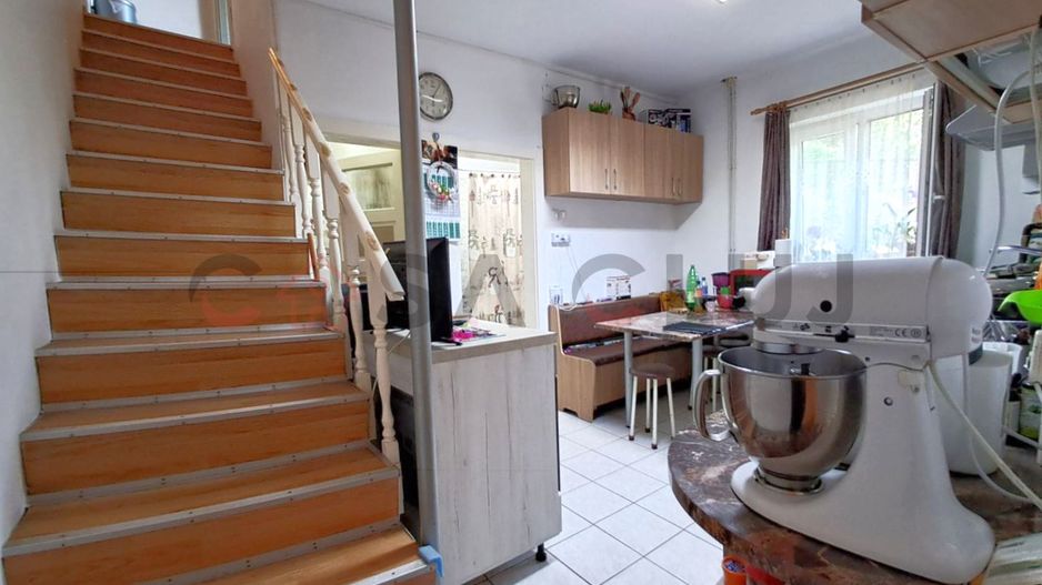 Casă individuală, teren 1.723 mp. garaj și livadă -Grigorescu!! - Poză 1