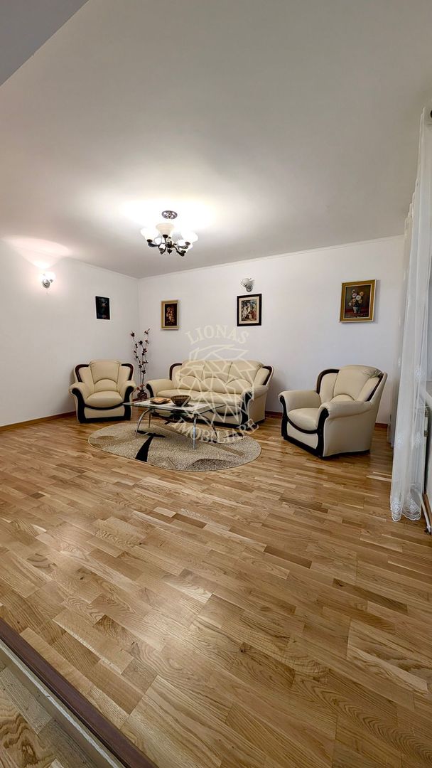 Casa 6 camere 244 mp+ Spatiu Comercial- teren 500 mp-Zona Han - Poză 3