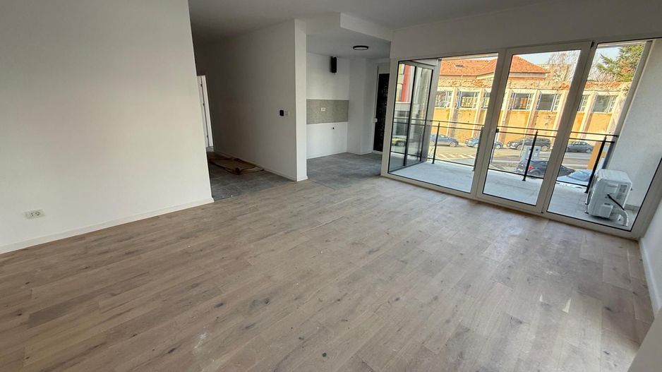 Spatiu birou | Circumvalatiunii - Nord One | Loc de Parcare Inclus - Poză 2