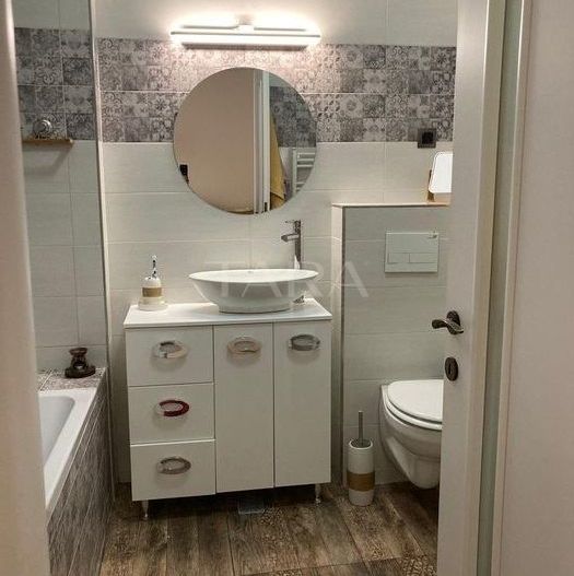 Apartament modern cu 2 camere și parcare subterană, zona VIVO. - Poză 8