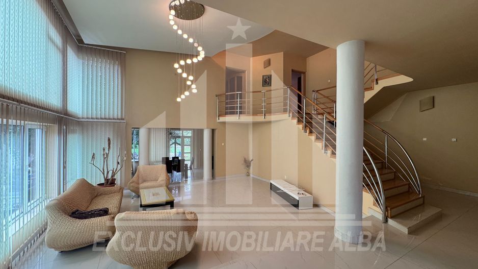 Casa individuala | Pensiune | 380 mp | 1377 mp teren | Cetate - Poză 3