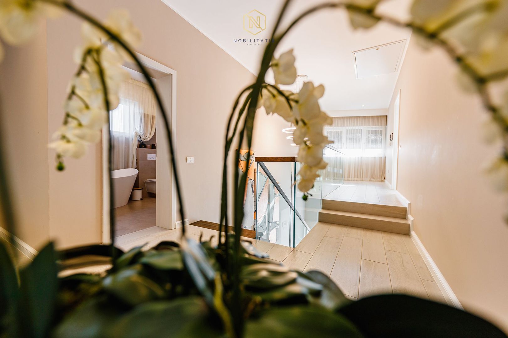 O Capodoperă Arhitecturală, Oferind Eleganță și Confort - Dumbravita - Poză 32