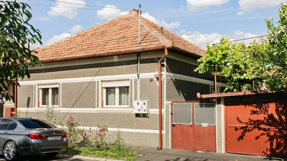 Rezervat Casa din caramida cu teren generos in Gradiste - Poză 3
