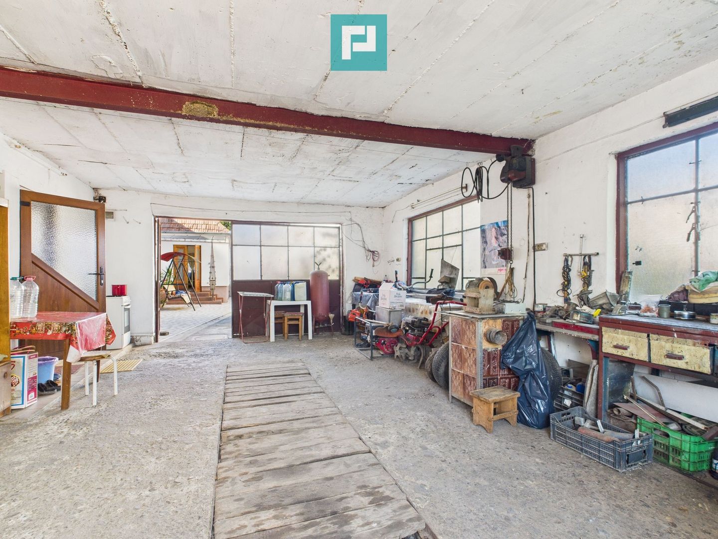 Casă cu 4 camere, curte și atelier mecanic - Sebeș - Poză 11