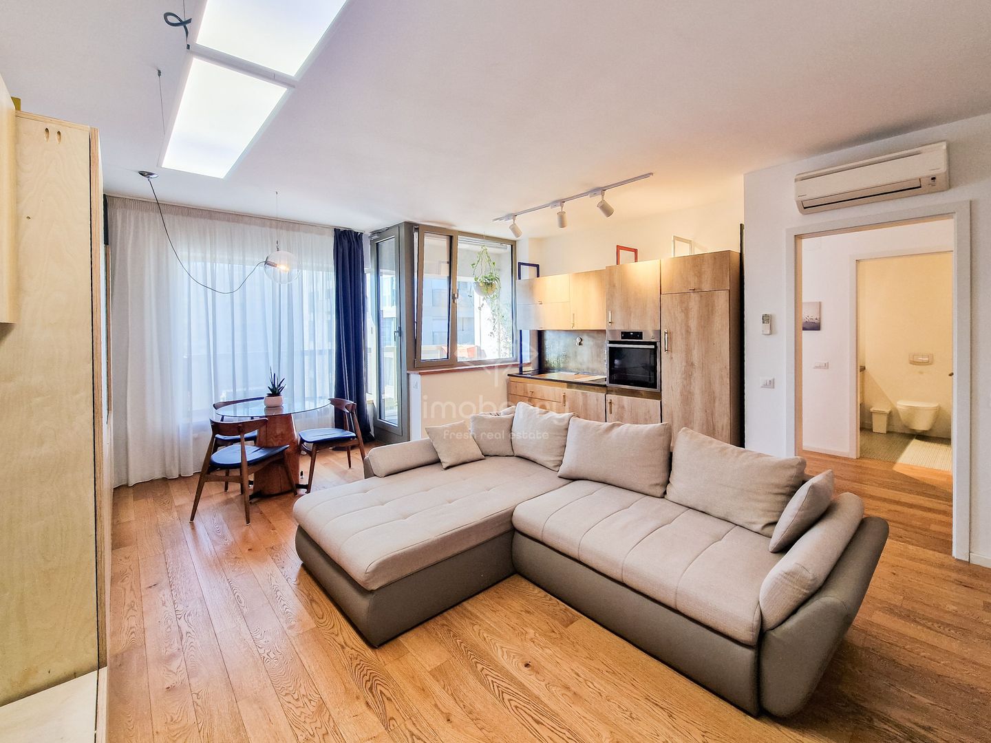 Vedere panoramica spre apus | Mobilat & utilat | 2 bai | Aviatiei Park - Poză 3