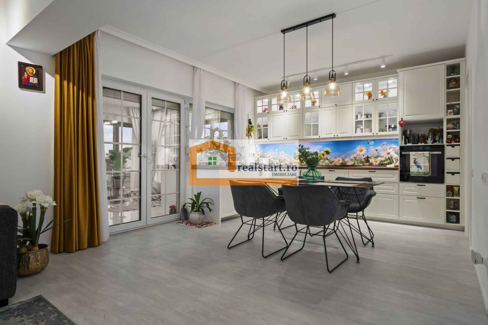 Langa Padure, Vila P+Pod , 1500mp teren,  terasa 40mp,  complex securizat - Poză 5