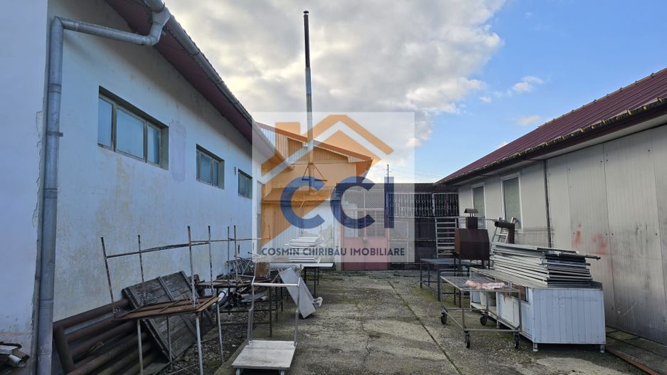 Se oferă spre vânzare / închiriere clădire cu spațiu comercial - Poză 9