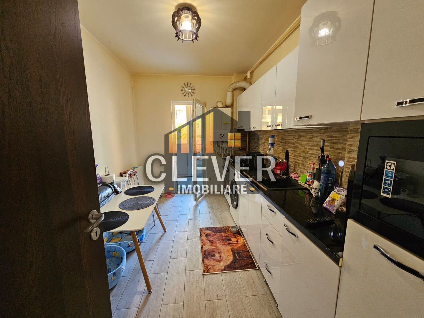 Apartament 2 camere Mobilat Utilat Loc de parcare Curte 60mp - Poză 4
