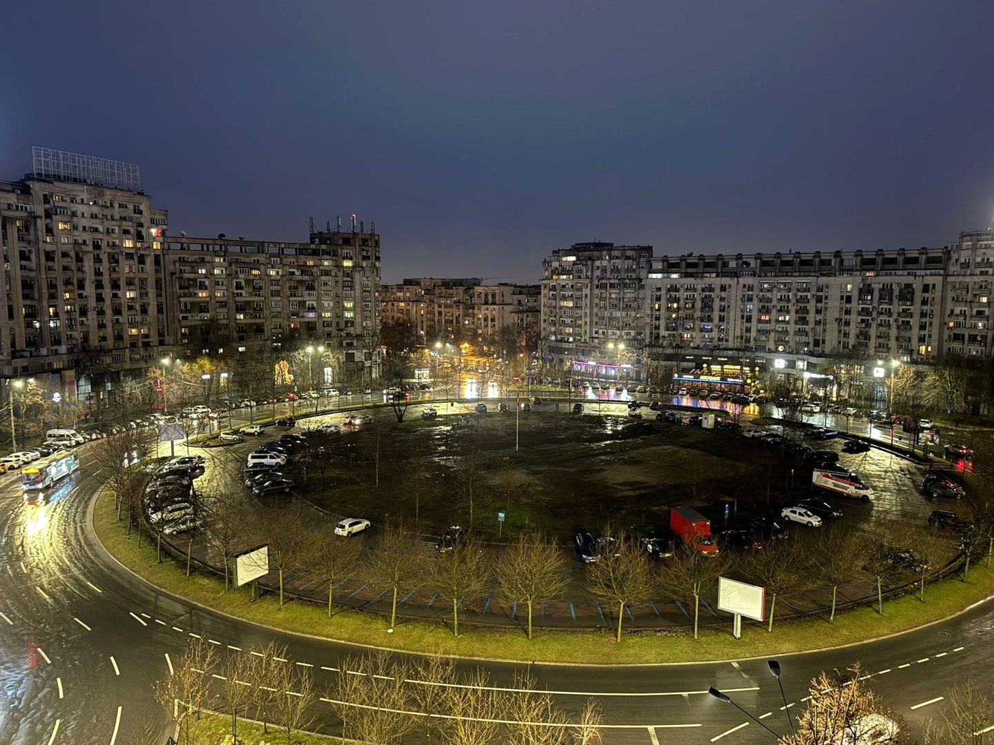 Vanzare Apartament 3 Camere Piata Alba Iulia Vedere Rond Din Toate Camerele - Poză 1