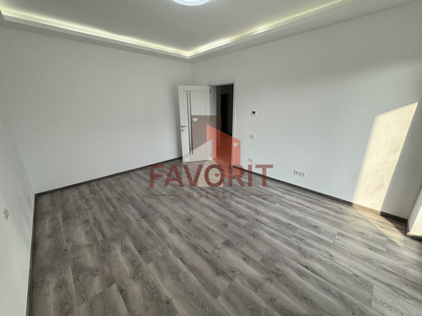 Etaj 1. Finisaje la alegere. Pozitie excelenta - Poză 1