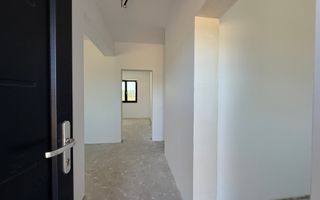 De vanzare Casa cu 3 Dormitoare/Semifinisata Teren 6.5Ari - Poză 4