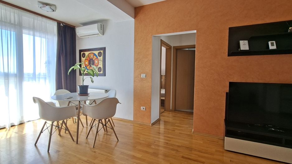 Apartament cu 2 camere si loc de parcare - Torontalului - Poză 1