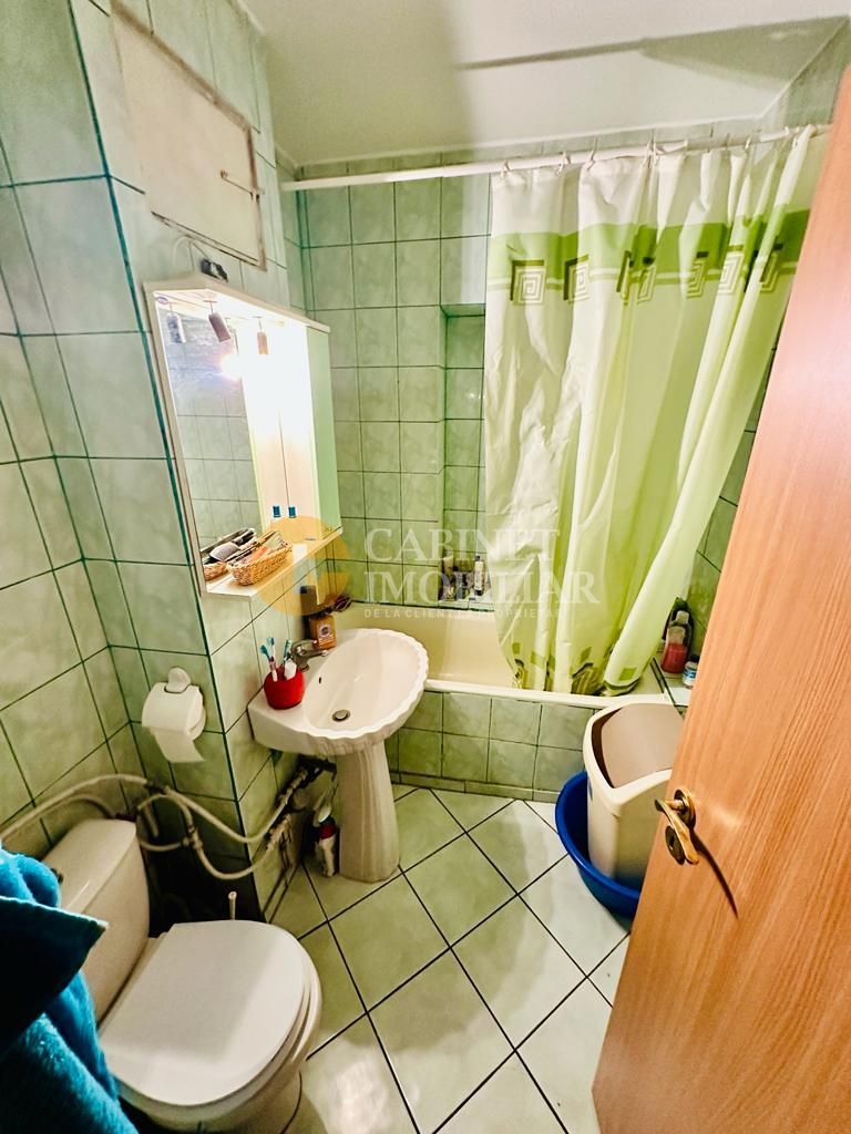 4 Camere Decomandat - Etaj 1 - Bloc din 1989 - Zona CUG - Poză 8