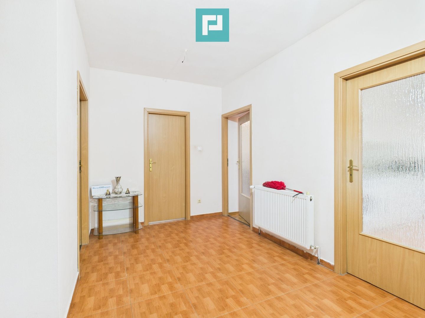 Casă cu 5 camere în Remetea Mare - Poză 6