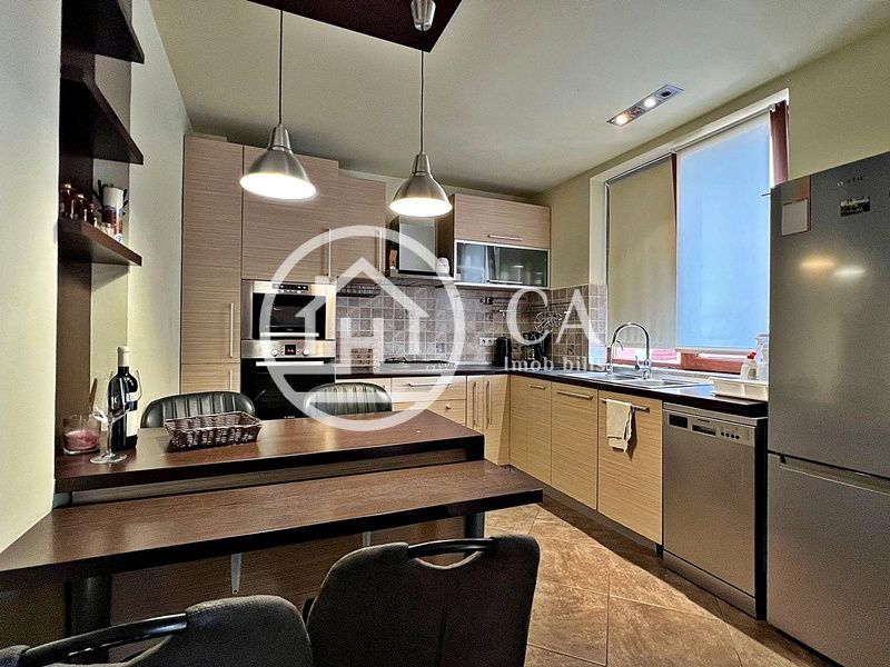 Casă de închiriat cu 5 camere în Cartierul Tineretului, Oradea - Poză 4