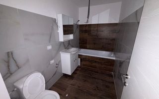 Decomandat. Disponibil imediat. Strada asfaltata - Poză 12