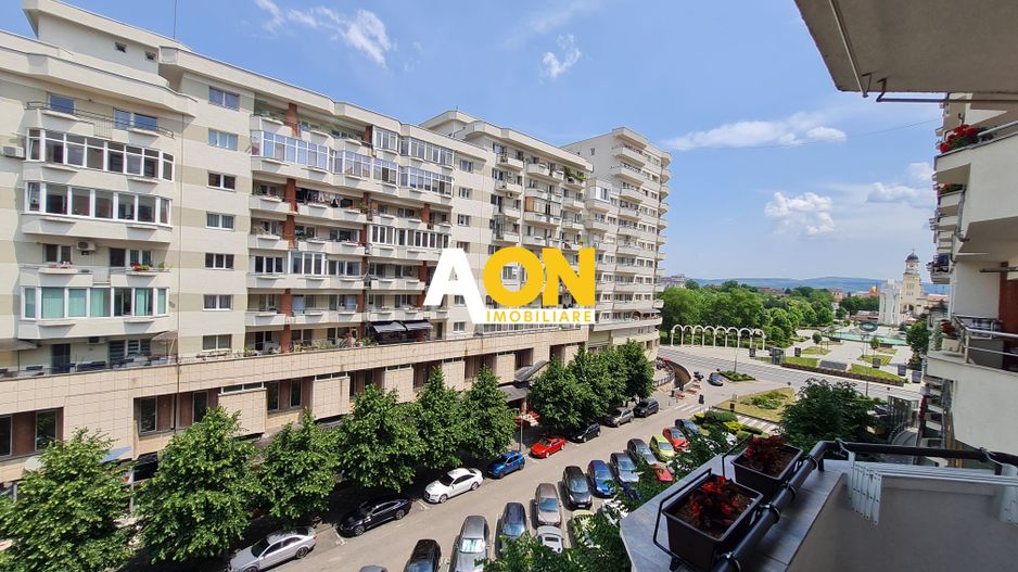 Apartament 2 Camere, Ultracentral, 54 mp, Decomandat, Zona Cetate - Poză 14