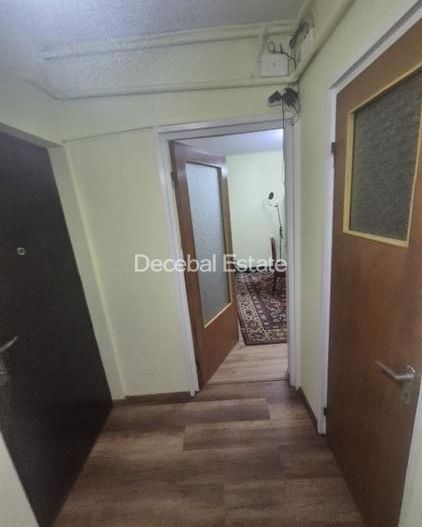 Apartament 3 camere 67 mp 1978 decomandat Titan - Poză 4