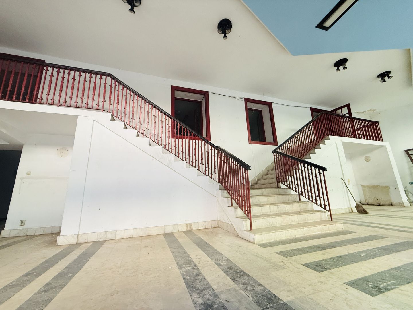 Ultracentral | 300 mp utili | Vitrină mare | Parter + Mezanin | Comision 0% - Poză 7